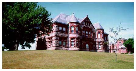 New London GA Courthouse - photo by J. Ensign