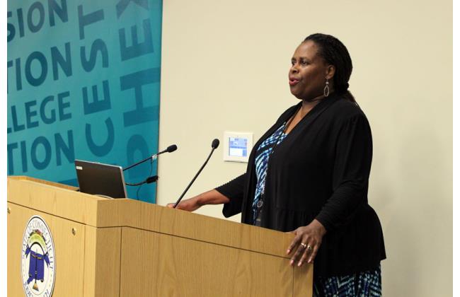 Judicial Branch employee Linda Vickers, sang the national anthem.